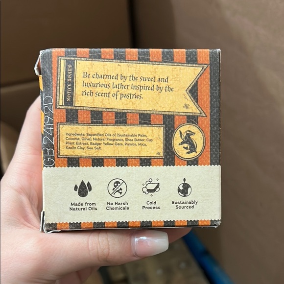 Dr. Squatch Hufflepuff Men's Natural Soap - Picture 2 of 2